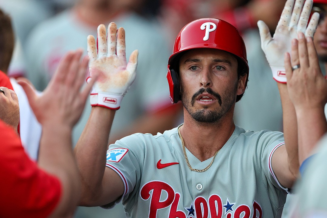 Phillies bring back Garrett Stubbs, tender contracts to eight others as MLB non-tender deadline passes - On Pattison