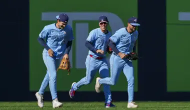 Blue Jays predicted to trade away .879 OPS outfielder for a pitcher even after Dylan Cease signing image