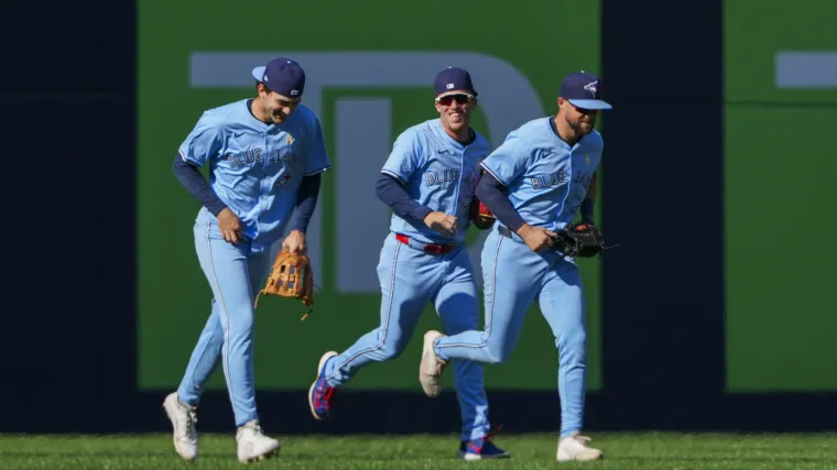 Blue Jays predicted to trade away .879 OPS outfielder for a pitcher even after Dylan Cease signing image