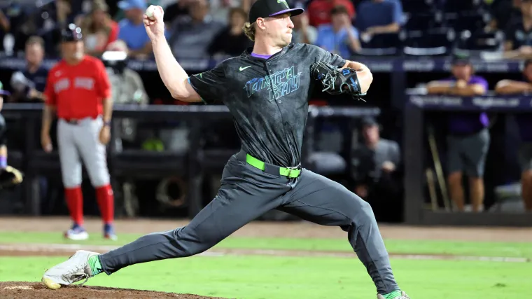 Mariners make trade with Rays for 6-foot-5 righty who throws 97 MPH image