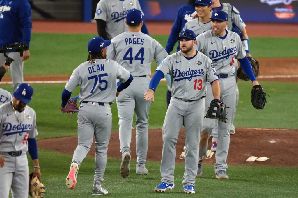 Justin Dean Dodgers Max Muncy