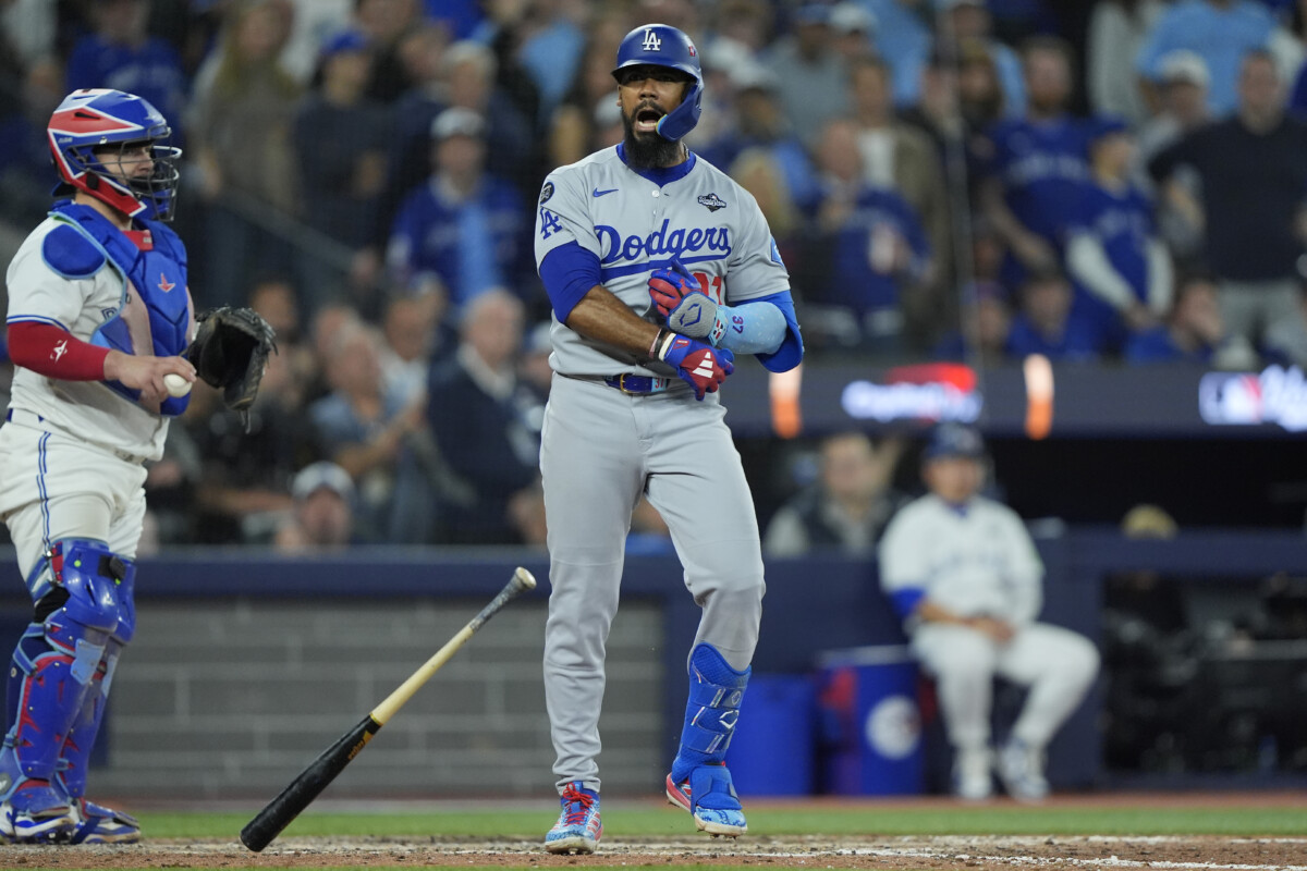 Dodgers' Teoscar Hernandez Wants to Represent Country in World Baseball Classic