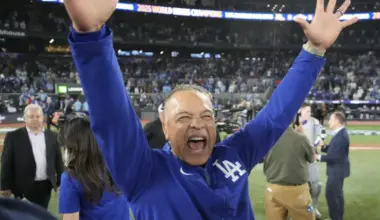 Dodgers’ Dave Roberts predicted to have ‘fun problem’ after trading for $160 million NL Central ace image