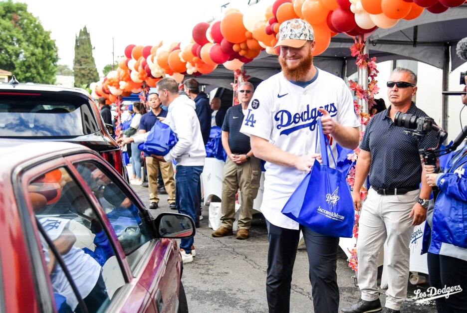 Will Klein Joins Dodgers For Thanksgiving Drive-Thru Event At The Dream Center