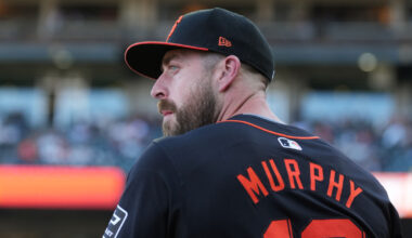 Giants decline club option on catcher Tom Murphy