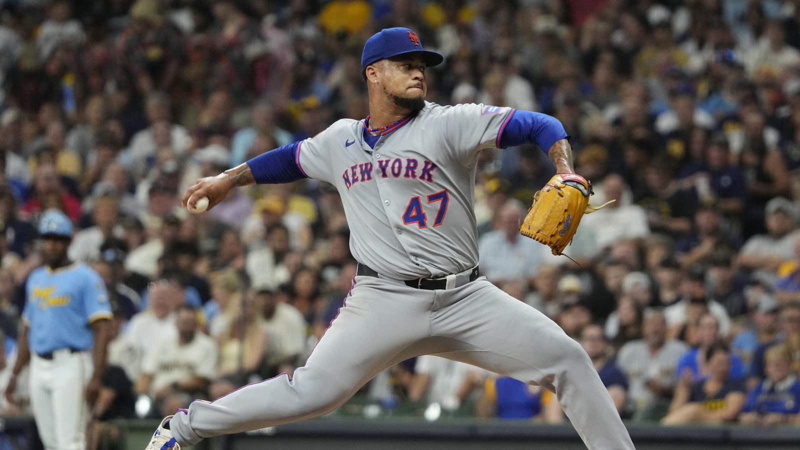 Mets release 10-year MLB veteran pitcher