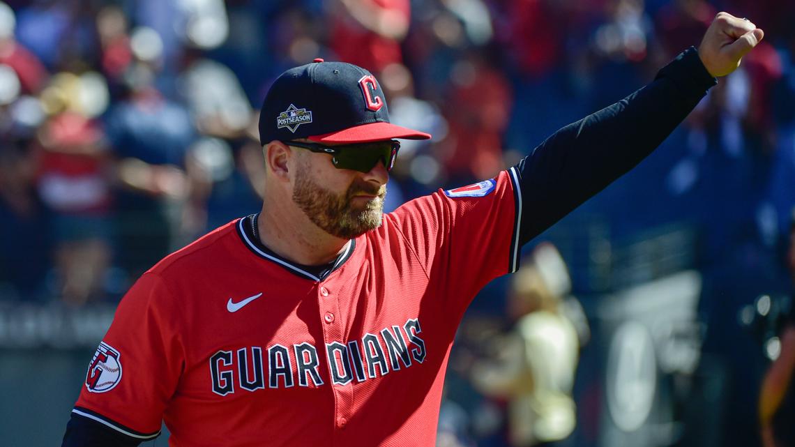 Cleveland Guardians' Stephen Vogt joins rare company by winning 2nd straight AL Manager of the Year award