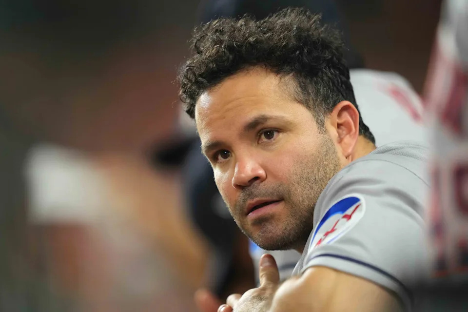 Houston Astros designated hitter Jose Altuve (27)© Mitch Stringer-Imagn Images