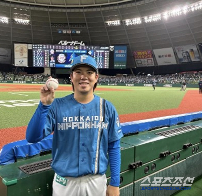The fielders must have been moved by throwing 111 pitches and going out again in the 9th inning to complete a complete game...It hasn't passed in May, but five starting pitchers from Nippon Ham threw nine complete games (Min Chang-ki's Japanese baseball)