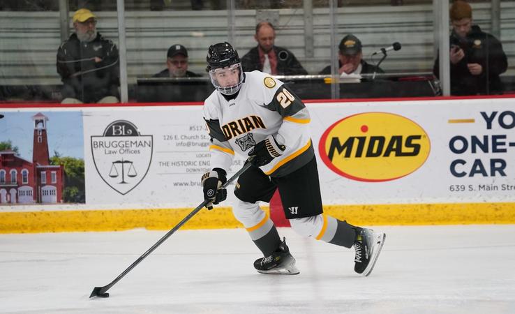 Men's NCAA Hockey Opens Season with Win at No. 2 Utica