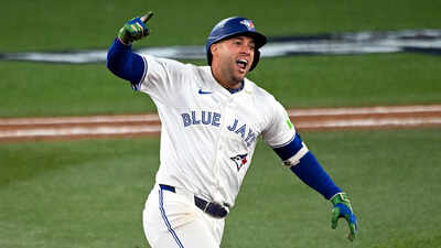 George Springer injury update: Toronto Blue Jays veteran fights through pain to power a tense World Series Game 6 against the Los Angeles Dodgers