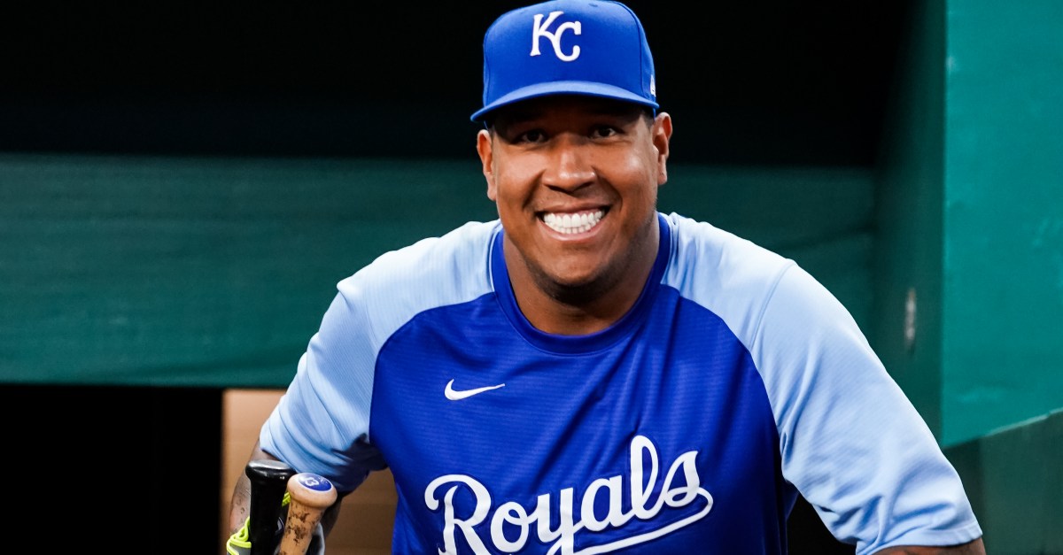 Royals sign Salvador Perez to two-year, $25 million contract