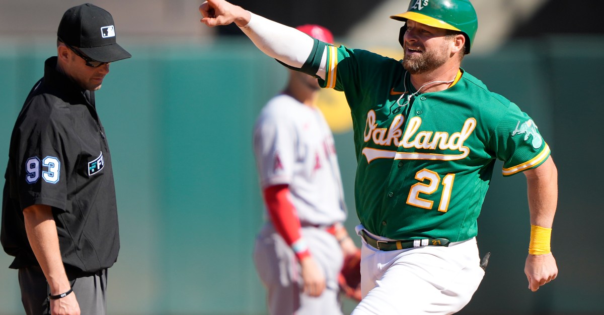 Elephant Rumblings: Former Athletic Stephen Vogt wins second Manager of the Year award