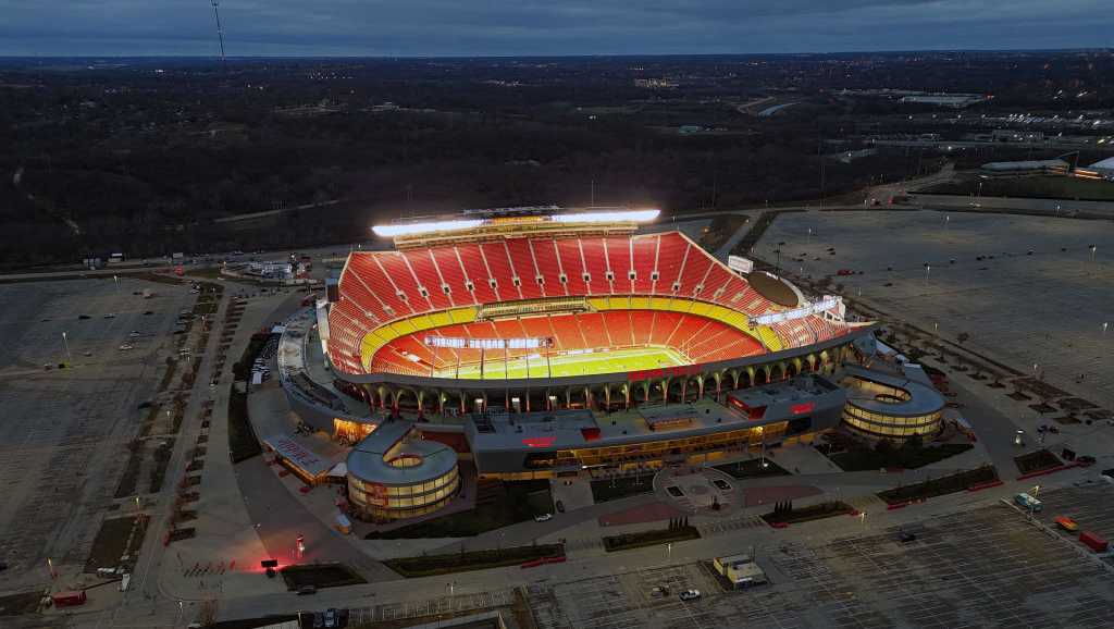 Missouri Gov. Kehoe floats roof idea to keep Chiefs in Missouri