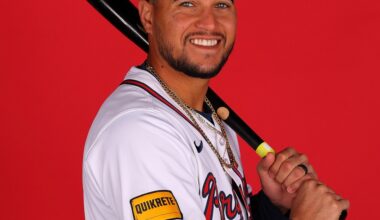 Padres sign a free agent, Winter leagues in progress