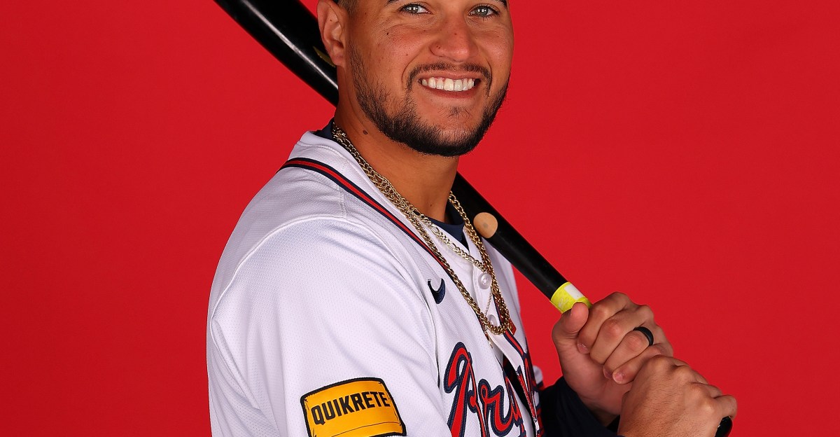 Padres sign a free agent, Winter leagues in progress