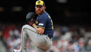 Brandon Woodruff returns to Brewers on qualifying offer for 2026