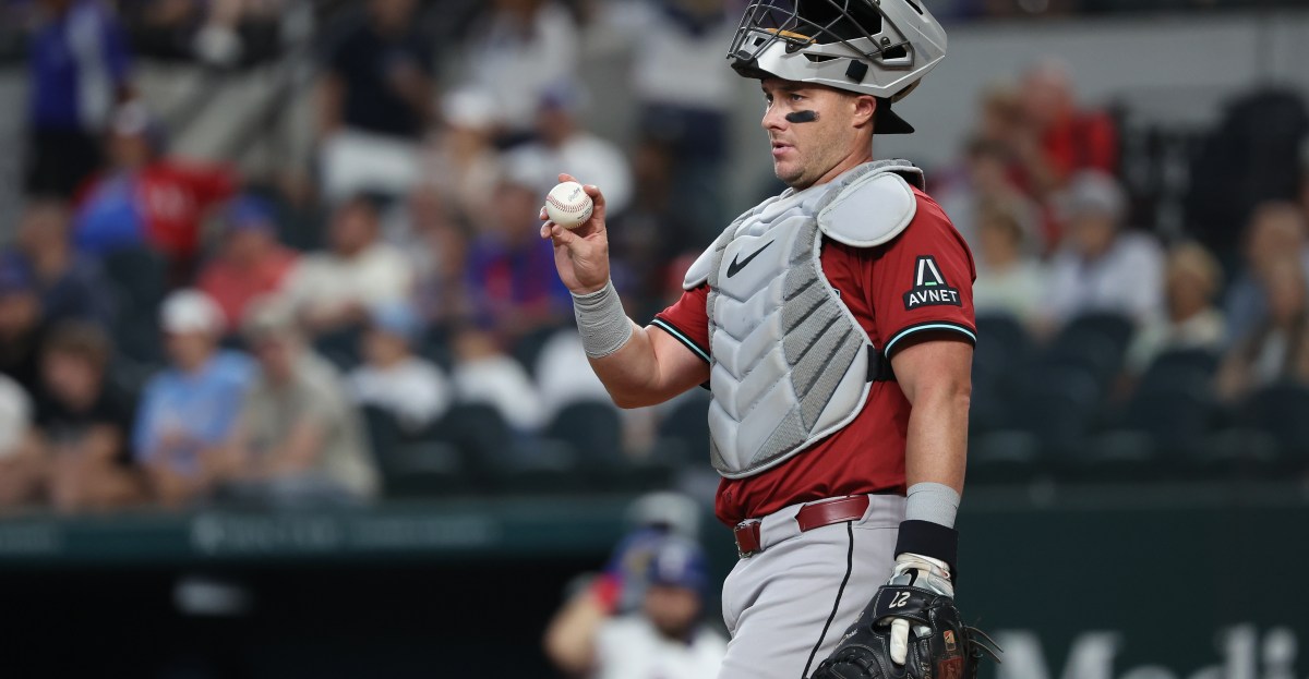 Arizona Diamondbacks re-sign catcher James McCann