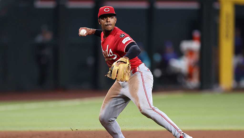 Reds' Ke'Bryan Hayes wins third base Gold Glove Award, his second in three seasons