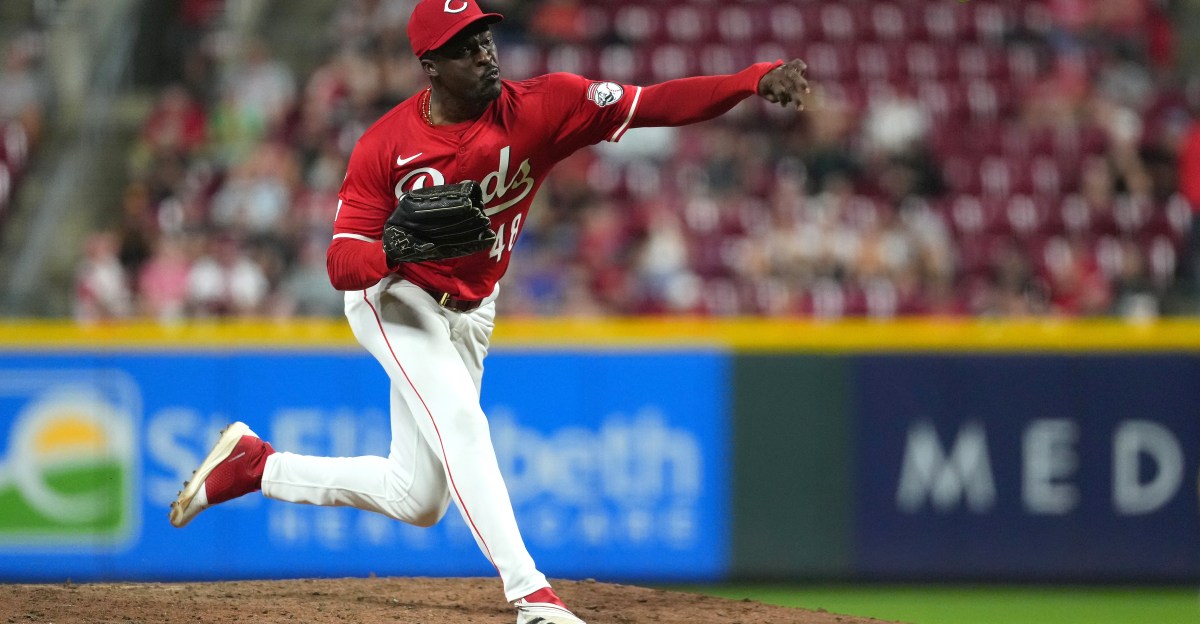 Reds lose Reiver Sanmartin to Giants on busy day of roster moves