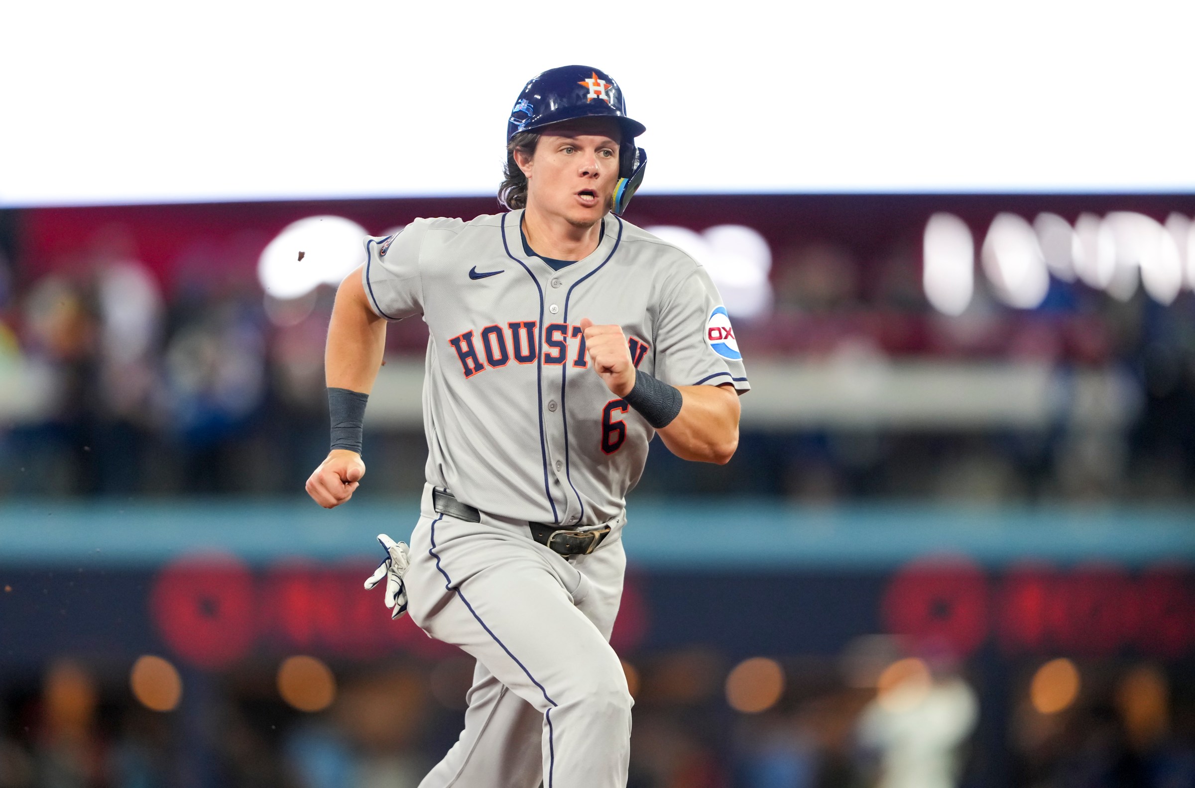 TORONTO, CANADA - SEPTEMBER 9: Jake Meyers #6 of the Houston Astros runs to third base against the Toronto Blue Jays at a MLB game at Rogers Centre on September 9, 2025 in Toronto, Canada. (Photo by Kevin Sousa/Getty Images)