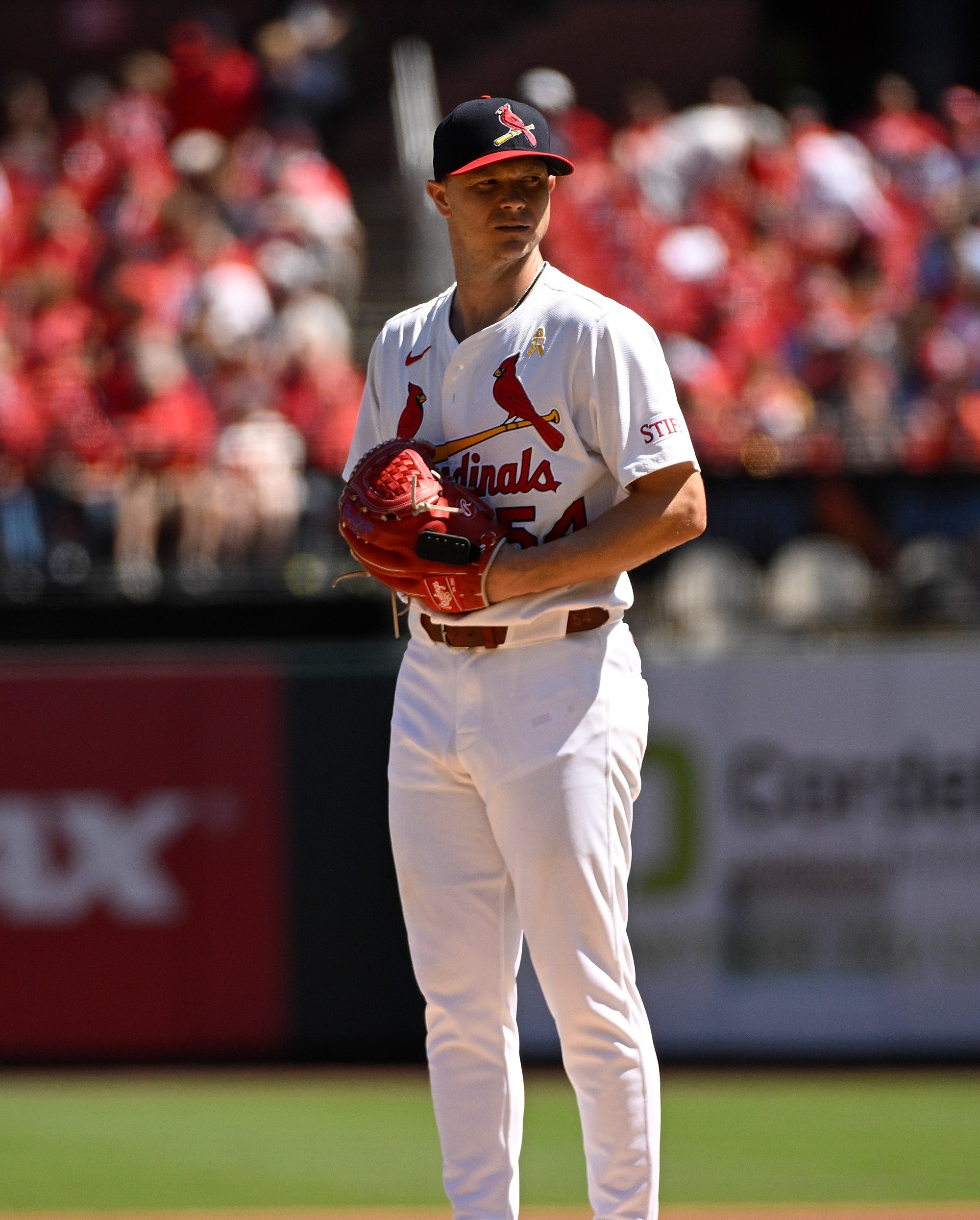 ST LOUIS, MISSOURI - SEPTEMBER 7: Sonny Gray #54 of the St. Louis Cardinals pitches against the San Francisco Giants at Busch Stadium on September 7, 2025 in St Louis, Missouri. (Photo by Jeff Le/Getty Images)