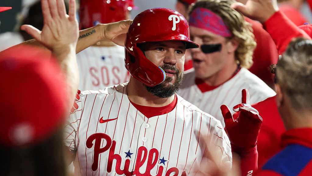 Schwarber would be 'perfect signing' for Reds