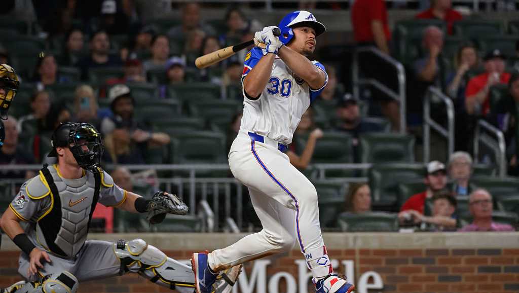 Baldwin becomes 10th backstop to nab Rookie of the Year