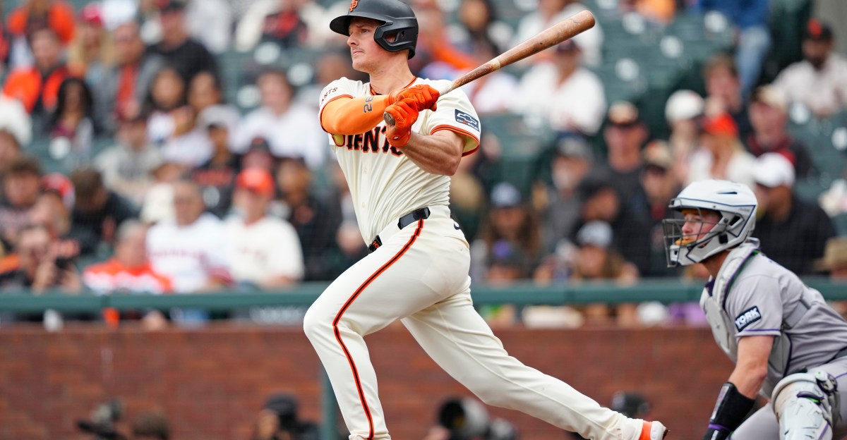 How do Giants fans feel about Matt Chapman’s 2025 season?