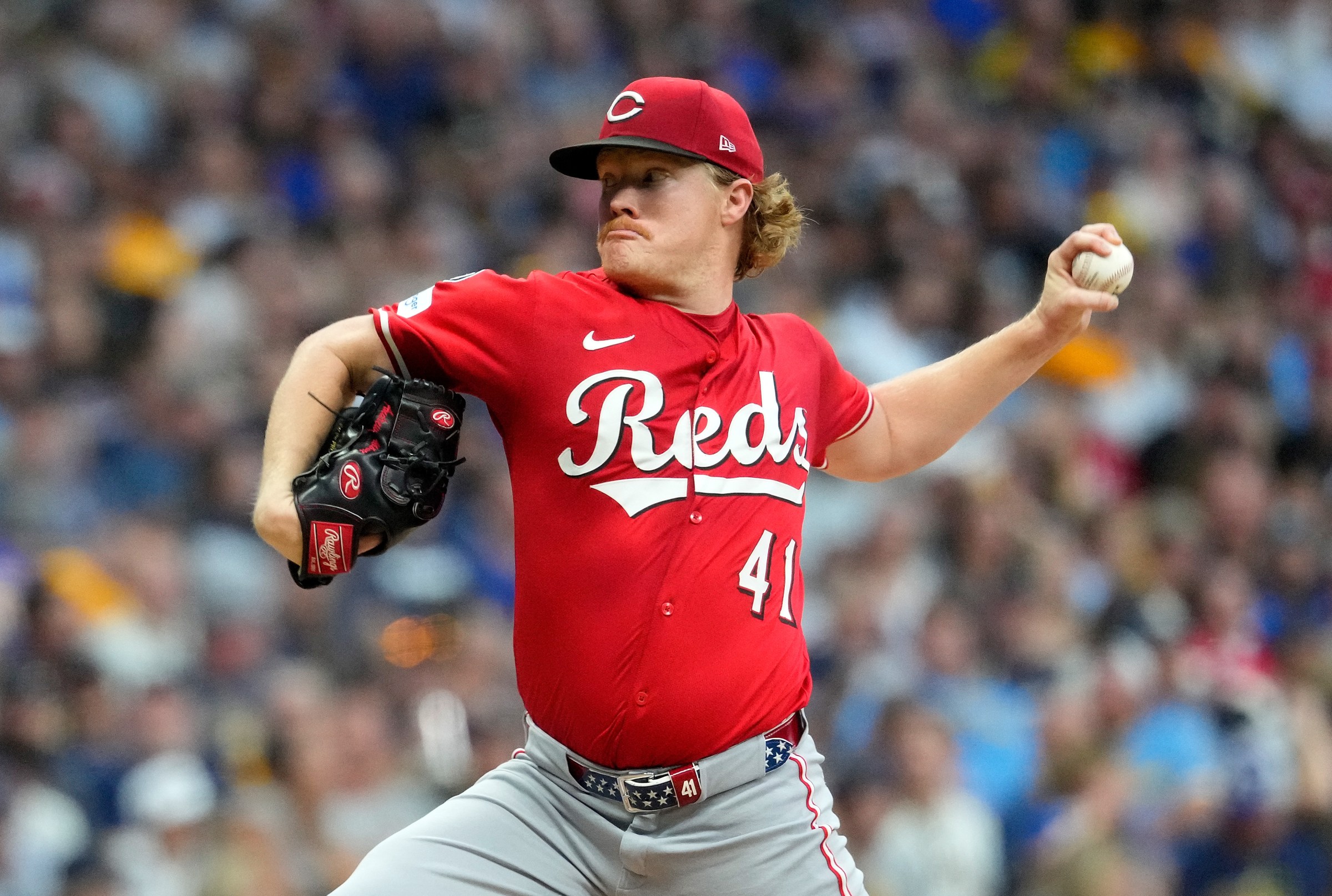 MILWAUKEE, WISCONSIN - SEPTEMBER 27: Andrew Abbott #41 of the Cincinnati Reds throws a pitch in the first inning against the Milwaukee Brewers at American Family Field on September 27, 2025 in Milwaukee, Wisconsin. (Photo by John Fisher/Getty Images)