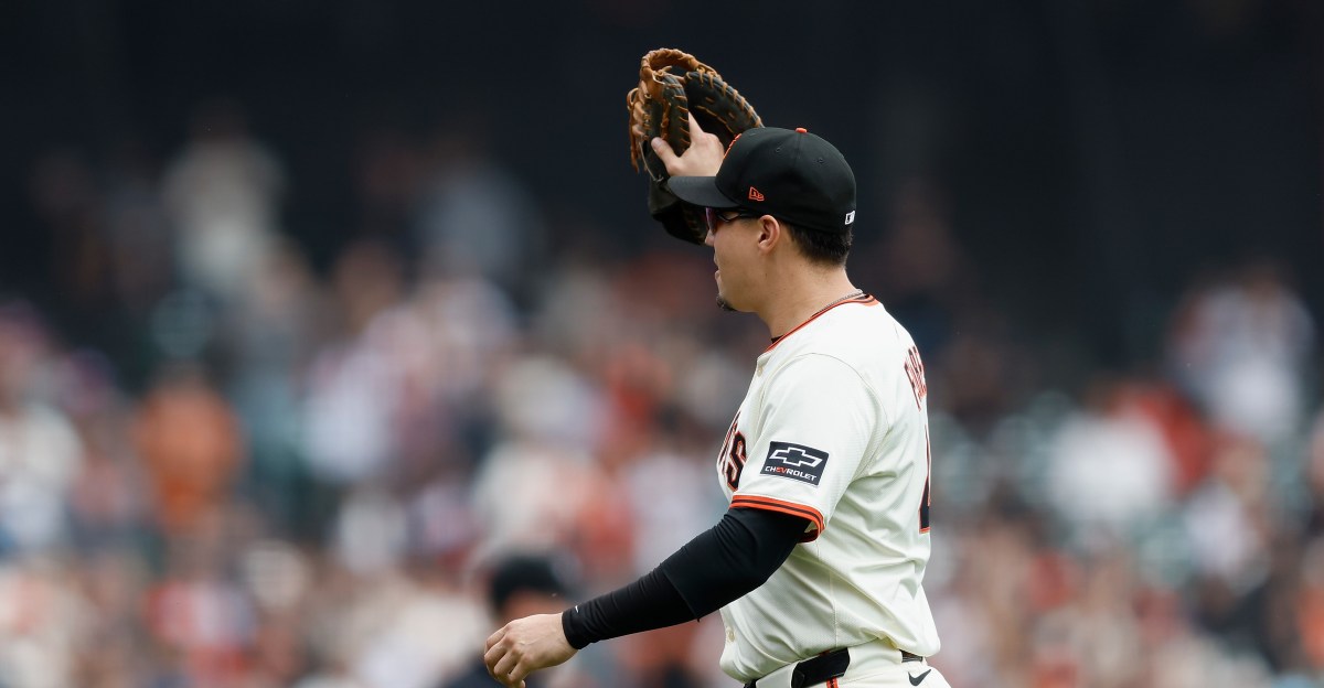 How do Giants fans feel about Wilmer Flores’ 2025 season?