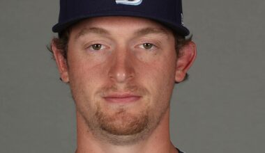 Seattle Mariners trade for RHP Cole Wilcox for cash from Tampa Bay Rays
