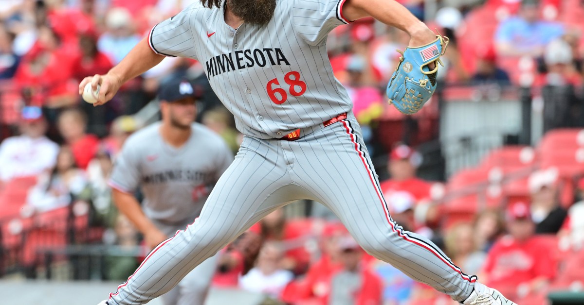 RHP Randy Dobnak signs minor league deal with Seattle Mariners with invitation to spring training
