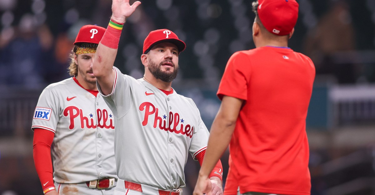 Kyle Schwarber, Ranger Suarez receive qualifying offers