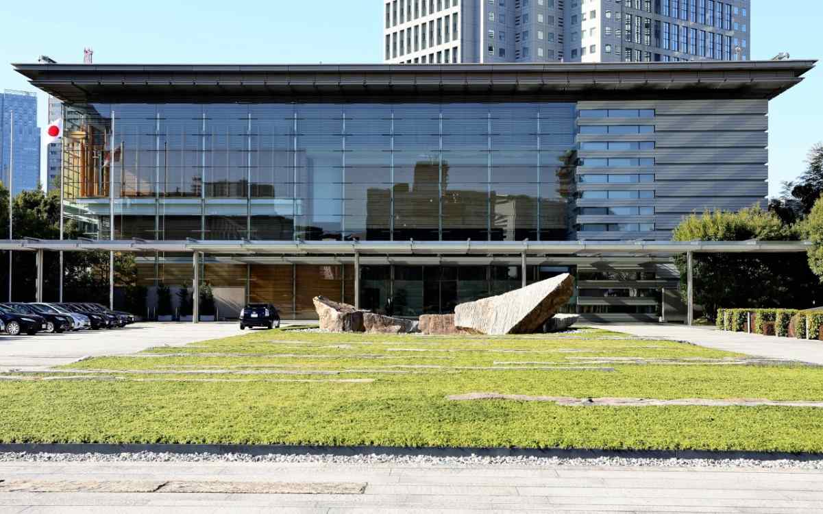 Japan to Tighten Screening of Foreigners’ Residential Status by Providing Information of Nonpayment of Taxes