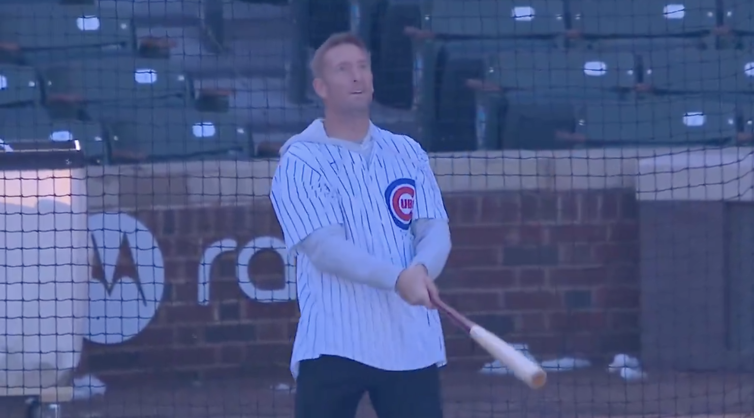 Joel Klatt shows off impressive baseball swing at Wrigley Field