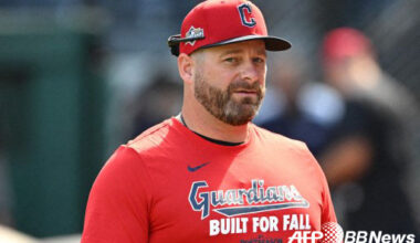 Cleveland coach Stephen Vogt was named coach of the year. 사진=ⓒAFPBBNews = News1