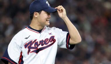 The 2025 K-Baseball Series warm-up match between South Korea and Japan was held at Tokyo Dome in Japan on the 16th. In the top of the first inning, South Korean starter Jung Woo-joo is heading to the dugout after finishing the inning neatly with three outs. Photo = Yonhap News
