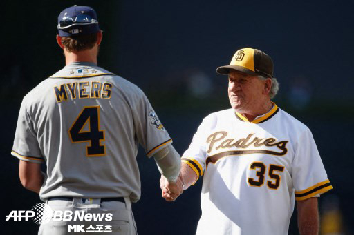 The Padres' first Cy Young Award winner Randy Jones has passed away. Photo = Padres Official X