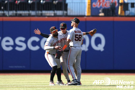 Joey Wimmer (right) is an outfielder who has been recognized for his defensive ability. 사진=ⓒAFPBBNews = News1