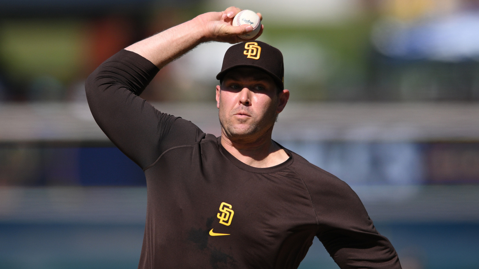 Padres make surprising managerial hire 