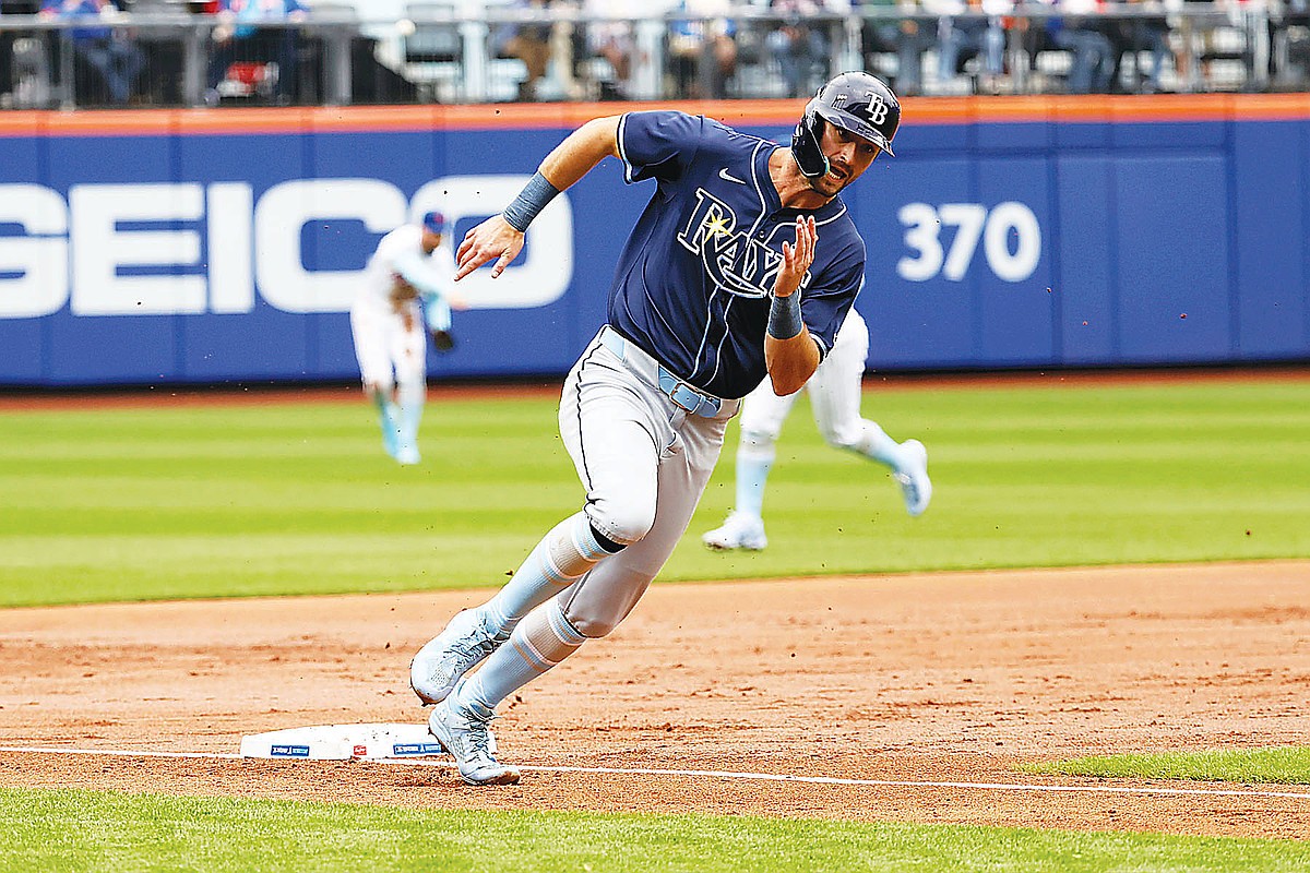 Royals acquire outfielder Misner from Rays