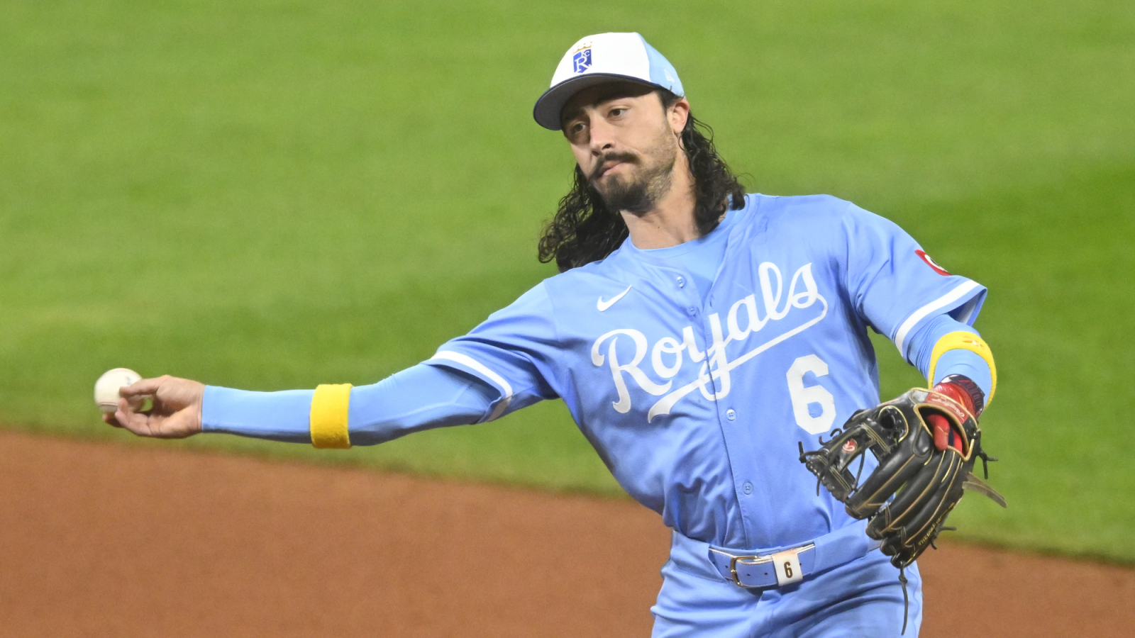 Royals, Jonathan India avoid arbitration with new deal
