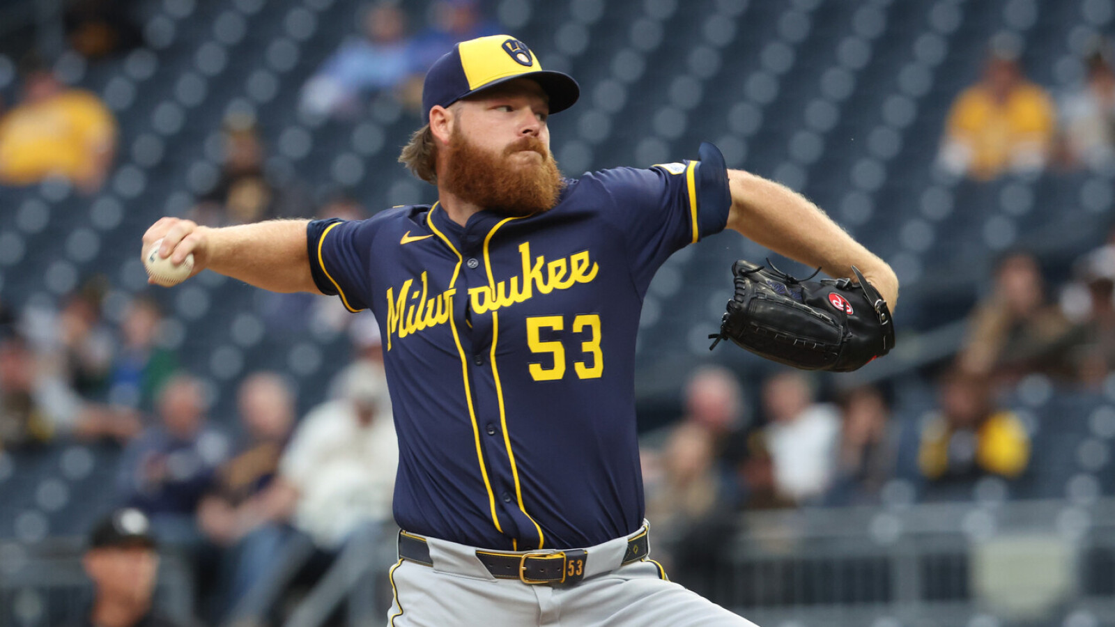 Two-time All-Star accepts qualifying offer from Brewers