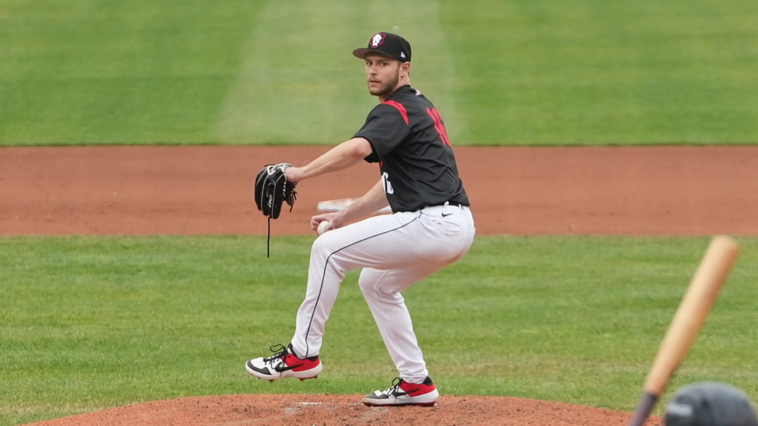 Kenny Serwa brings back the knuckleball in an era of max velocity