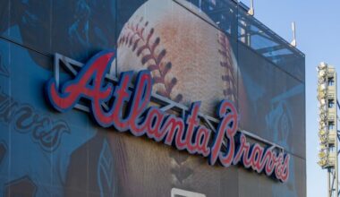 Braves sign Raisel Iglesias to $16M extension, acquire Mauricio Dubón from Astros