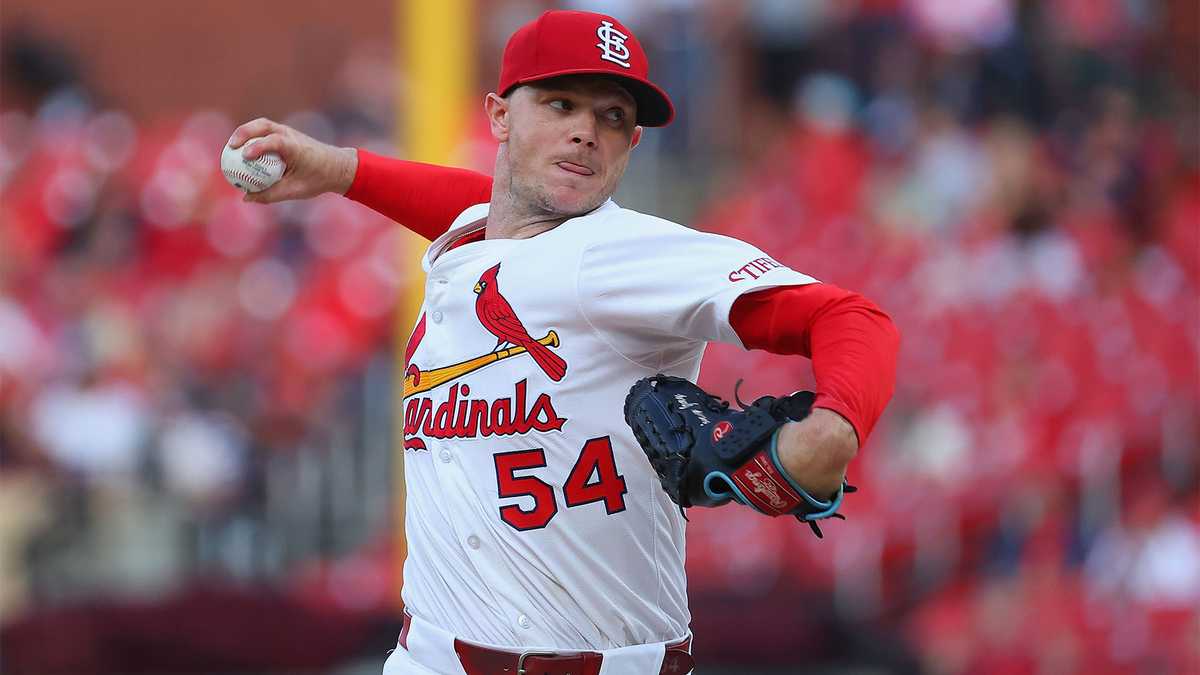 Red Sox acquire starter Sonny Gray in trade with Cardinals
