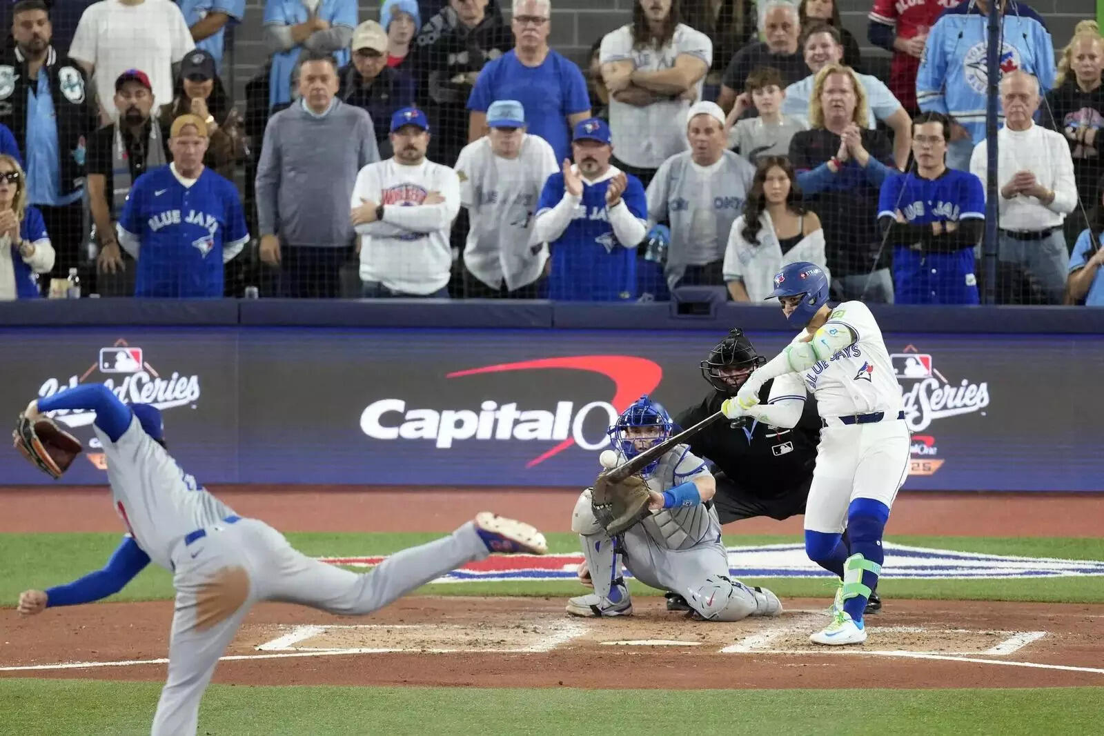Toronto Blue Jays designated hitter Bo Bichette (11) hits a three run home run against the Los Angeles Dodgers (Image via Imagn) Toronto Blue Jays designated hitter Bo Bichette (11) hits a three run home run against the Los Angeles Dodgers