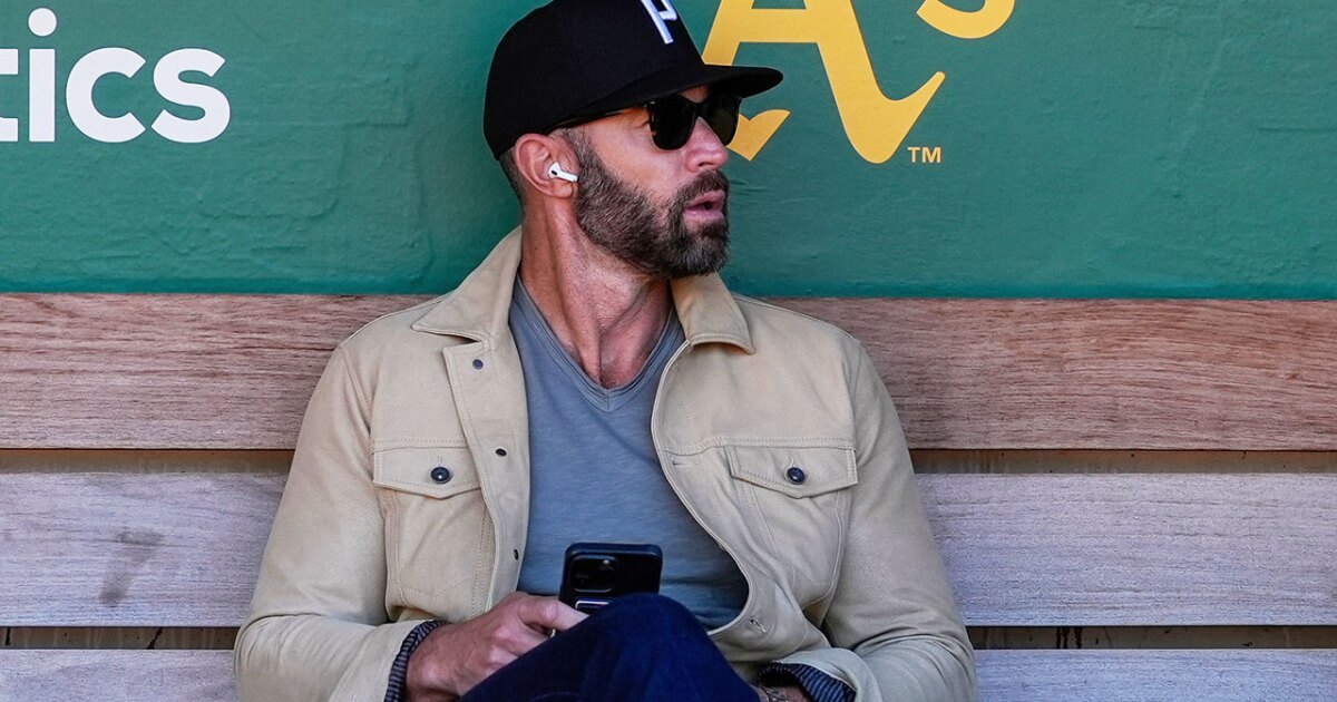 Marlins promote Gabe Kapler to general manager