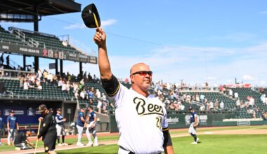 Bee's manager is leaving the hive for the Los Angeles Angels